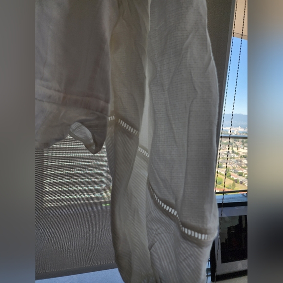 BCBG cropped peasant top - Picture 2 of 3